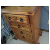 Pair of sturdy wood matching 4-draw... Pair of sturdy wood matching 4-draw...