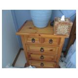 Pair of sturdy wood matching 4-draw... Pair of sturdy wood matching 4-draw...