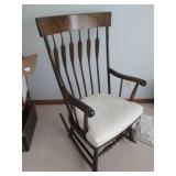 Beautiful dark wood spindle style r... Beautiful dark wood spindle style r...