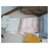 Misc sheets and bed linens in Twin,... Misc sheets and bed linens in Twin,...