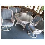 White wicker rattan swivel patio ch... White wicker rattan swivel patio ch...