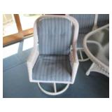 White wicker rattan swivel patio ch... White wicker rattan swivel patio ch...