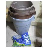 Collection of Rubbermaid style tras... Collection of Rubbermaid style tras...