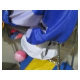 Content of shelf including large in... Content of shelf including large in...