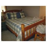 Queen size log wood bed with beddin... Queen size log wood bed with beddin...
