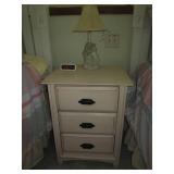Shabby Chic style wood 3-drawer nig... Shabby Chic style wood 3-drawer nig...