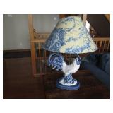 Ceramic painted rooster themed lamp... Ceramic painted rooster themed lamp...