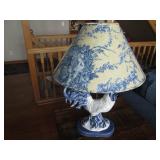 Ceramic painted rooster themed lamp... Ceramic painted rooster themed lamp...
