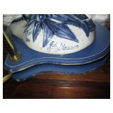 Ceramic painted rooster themed lamp... Ceramic painted rooster themed lamp...