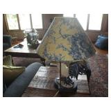 Ceramic painted rooster themed lamp... Ceramic painted rooster themed lamp...