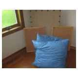 Burlap covered display board, cork ... Burlap covered display board, cork ...