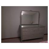 Vintage shabby Chic style wood 5-dr... Vintage shabby Chic style wood 5-dr...