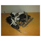 3 pair of vintage ice skates in bot... 3 pair of vintage ice skates in bot...