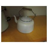 Large Enamelware lidded teapot and ... Large Enamelware lidded teapot and ...