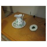 Vintage leather water canteen, Sham... Vintage leather water canteen, Sham...