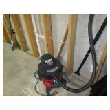 5-gallon Shop-Vac with hose and fla... 5-gallon Shop-Vac with hose and fla...