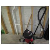5-gallon Shop-Vac with hose and fla... 5-gallon Shop-Vac with hose and fla...