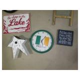 Covered tote with picnic theme tabl... Covered tote with picnic theme tabl...