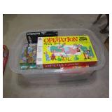 Covered tote containing Vintage gam... Covered tote containing Vintage gam...