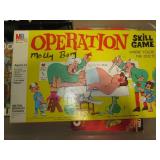 Covered tote containing Vintage gam... Covered tote containing Vintage gam...