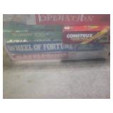 Covered tote containing Vintage gam... Covered tote containing Vintage gam...