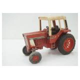 Ertl International 1086 Tractor