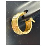 14K Gold Italian Ribbed Hoop Earrings 1.6g