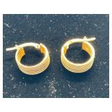 14K Gold Italian Ribbed Hoop Earrings 1.6g