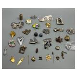 Large Collection of Vintage Brooches, Pins, Pendants and Charms