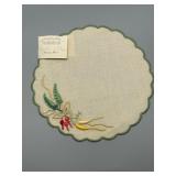 Set of 4 Unique New With Tags MARGHAB Linens Excellent Embroidery Pieces & Booklets