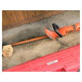 Black & Decker® 24" Hedge Trimmer HH2455 Black & Decker® 24" Hedge Trimmer HH2455