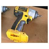 DeWalt® 18V 3/8" Impact Wrench DC823 DeWalt® 18V 3/8" Impact Wrench DC823