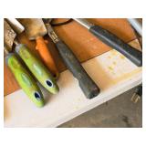 Hedge Trimmer, (3) Gardening Hand Shovels Hedge Trimmer, (3) Gardening Hand Shovels