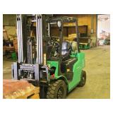 Mitsubishi FG25N Propane Fork Lift Mitsubishi FG25N Propane Fork Lift