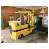 Allis-Chalmers Propane Fork Lift Allis-Chalmers Propane Fork Lift