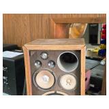 Lot of (2) Sansui Wooden Box Speakers 4-Way 6-Speaker 8-ohm Lot of (2) Sansui Wooden Box Speakers 4-Way 6-Speaker 8-ohm