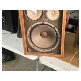 Lot of (2) Sansui Wooden Box Speakers 4-Way 6-Speaker 8-ohm Lot of (2) Sansui Wooden Box Speakers 4-Way 6-Speaker 8-ohm