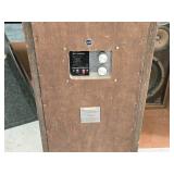 Lot of (2) Sansui Wooden Box Speakers 4-Way 6-Speaker 8-ohm Lot of (2) Sansui Wooden Box Speakers 4-Way 6-Speaker 8-ohm