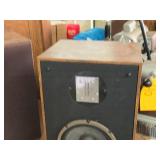 Lot of (2) Infinity QE Wooden Box Speakers Lot of (2) Infinity QE Wooden Box Speakers