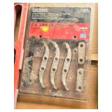 2 / 3 Jaw Gear Puller Set (in original packaging) 2 / 3 Jaw Gear Puller Set (in original packaging)