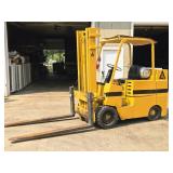 Allis-Chalmers Propane Fork Lift Allis-Chalmers Propane Fork Lift
