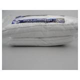 Set of 2 Sealy Standard/Queen Down Alternative Pillows