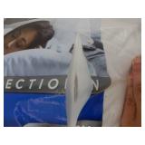 Set of 2 Sealy Standard/Queen Down Alternative Pillows