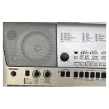Yamaha PSRE413 Keyboard (Works With Batteries Needs Power Cord)