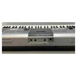 Yamaha PSRE413 Keyboard (Works With Batteries Needs Power Cord)