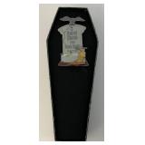 DISNEY The Huanted Mansion 999 Happy Haunts Event 2003 Tombstone Gift Pin Coffin