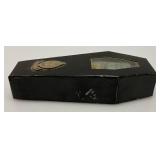 DISNEY The Huanted Mansion 999 Happy Haunts Event 2003 Tombstone Gift Pin Coffin