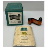 WDCC Walt Disney Classic Collection (Pinocchio) Opening Title Scroll With COA In Original Box