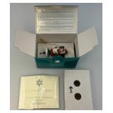 WDCC Walt Disney Classic Collection Plutos Christmas Tree -Minnie Mouse Caroler With Coa In Original Box