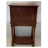Small Three Drawer Chest Oak Table 23 3/4" L x 39 1/2" H x 15 3/4" W